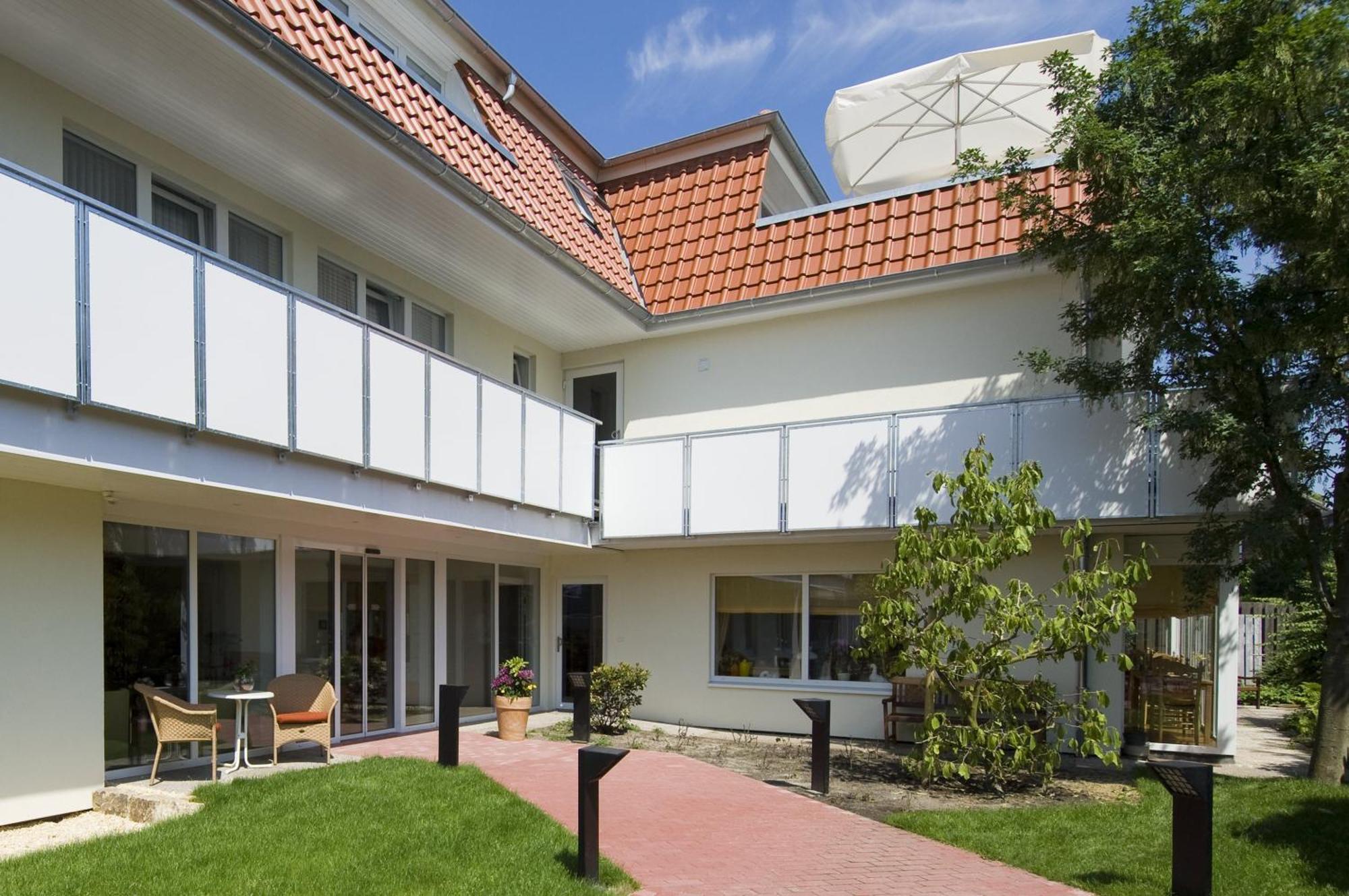 Hotel Petersen Bad Zwischenahn Exteriör bild